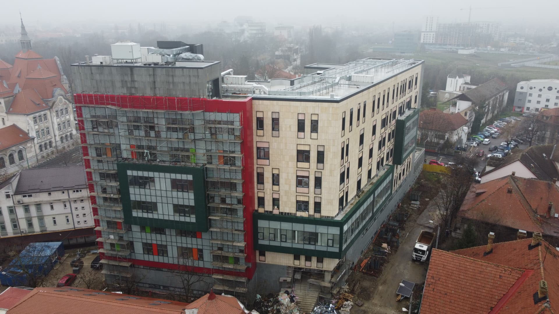 Structura de beton a unei cladiri spitalicesti in construcție