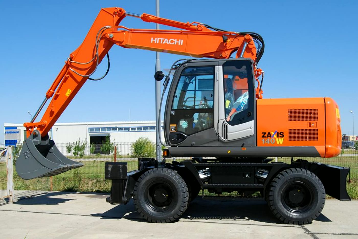 Excavator pe senile de inchiriat Hitachi ZX 140