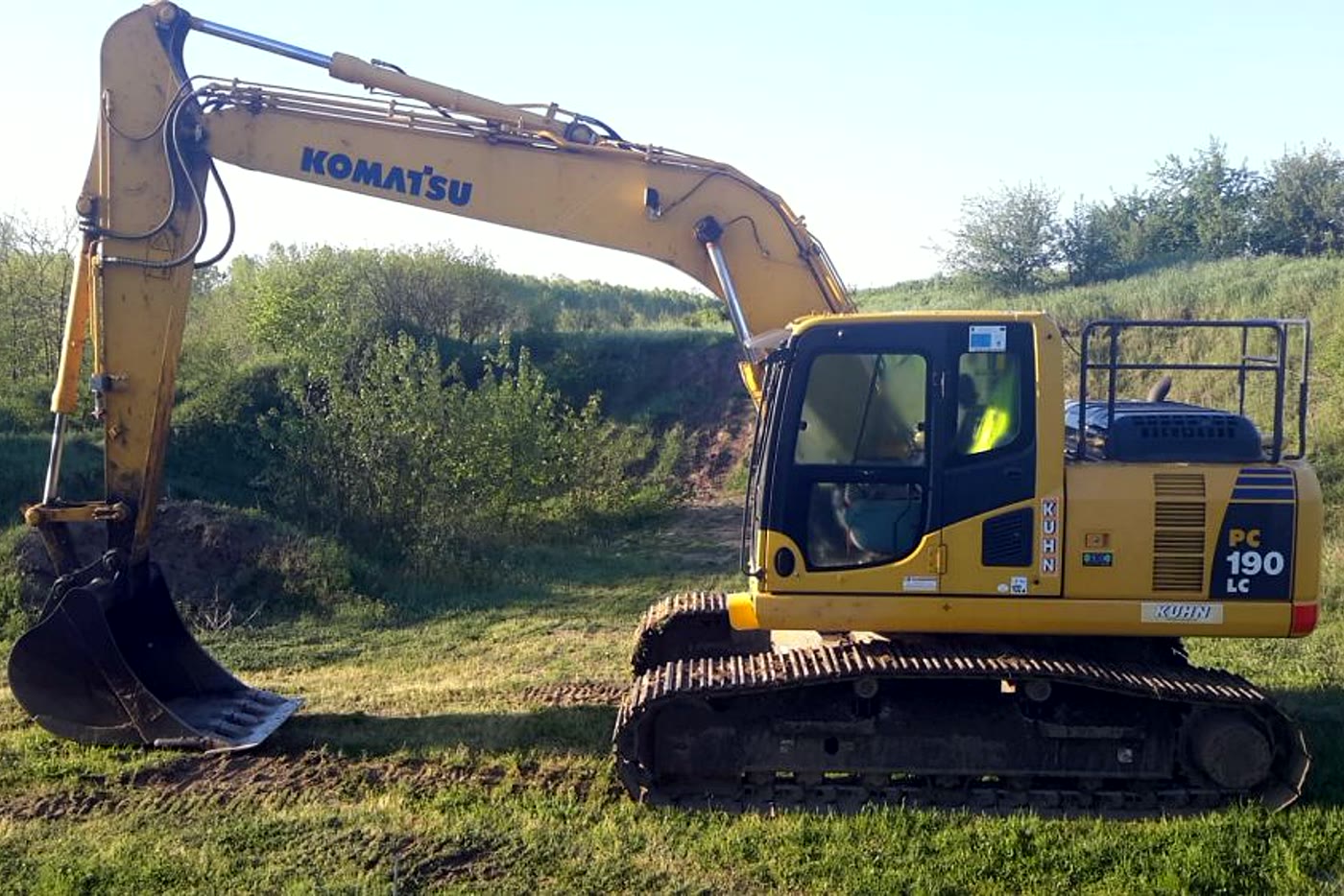 Excavator pe senile de inchiriat Komatsu PC 190 LC